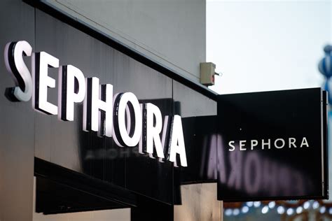 Sephora has locked up all its perfume. It says too many people 